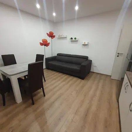 Odlicno Opremljeni Novouredeni Apartmani Iva, Okrug Gornji Trogir Exterior foto