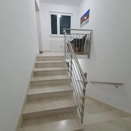 Odlicno Opremljeni Novouredeni Apartmani Iva, Okrug Gornji Trogir Exterior foto