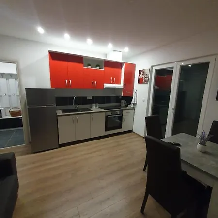 Odlicno Opremljeni Novouredeni Apartmani Iva, Okrug Gornji Trogir Exterior foto
