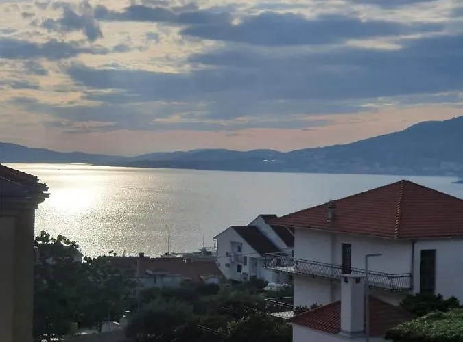 Odlicno Opremljeni Novouredeni Apartmani Iva, Okrug Gornji