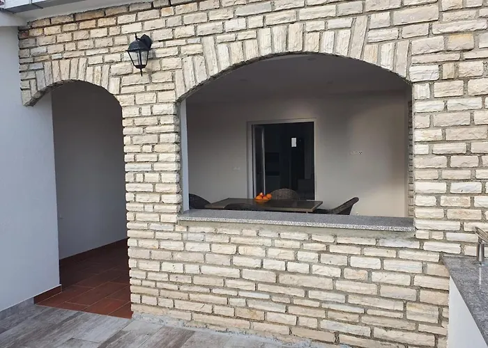 Odlicno Opremljeni Novouredeni Apartmani Iva, Okrug Gornji