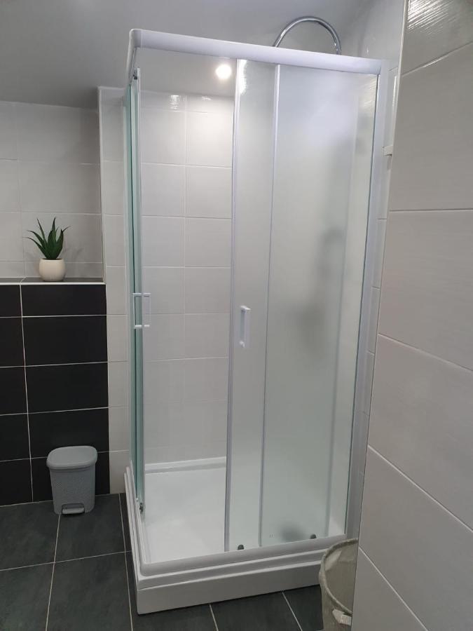 Apartment Odlicno Opremljeni Novouredeni Iva, Okrug Gornji *