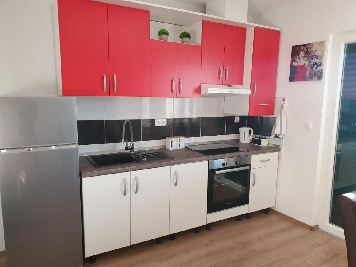 Odlicno Opremljeni Novouredeni Iva, Okrug Gornji *