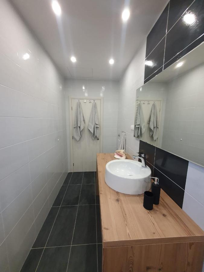 Apartment Odlicno Opremljeni Novouredeni Iva, Okrug Gornji