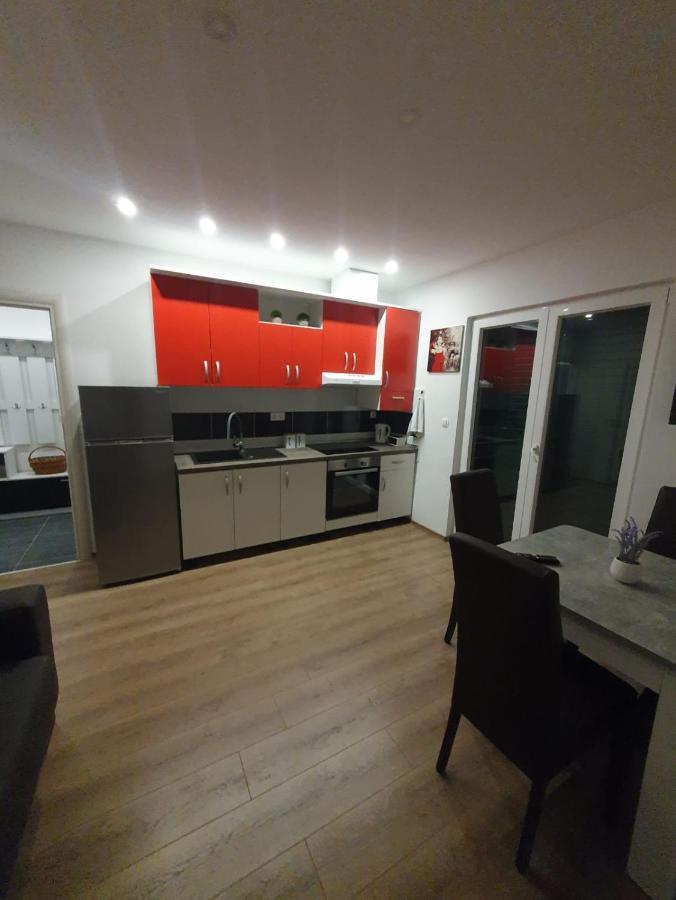 Apartment Odlicno Opremljeni Novouredeni Iva, Okrug Gornji Trogir