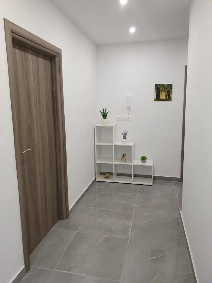 Odlicno Opremljeni Novouredeni Iva, Okrug Gornji