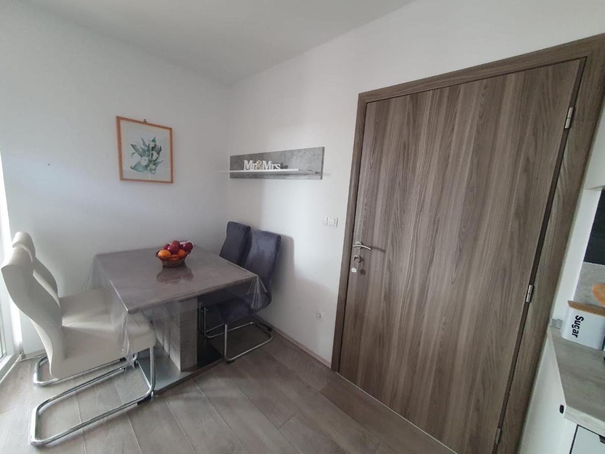 Apartment Odlicno Opremljeni Novouredeni Iva, Okrug Gornji *
