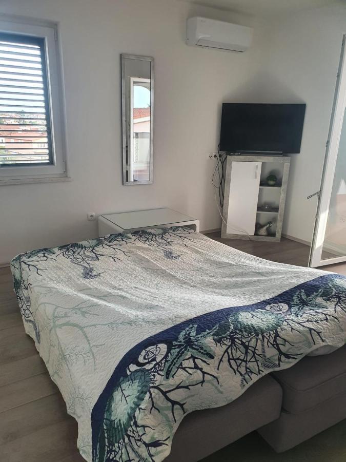 Odlicno Opremljeni Novouredeni Iva, Okrug Gornji Trogir