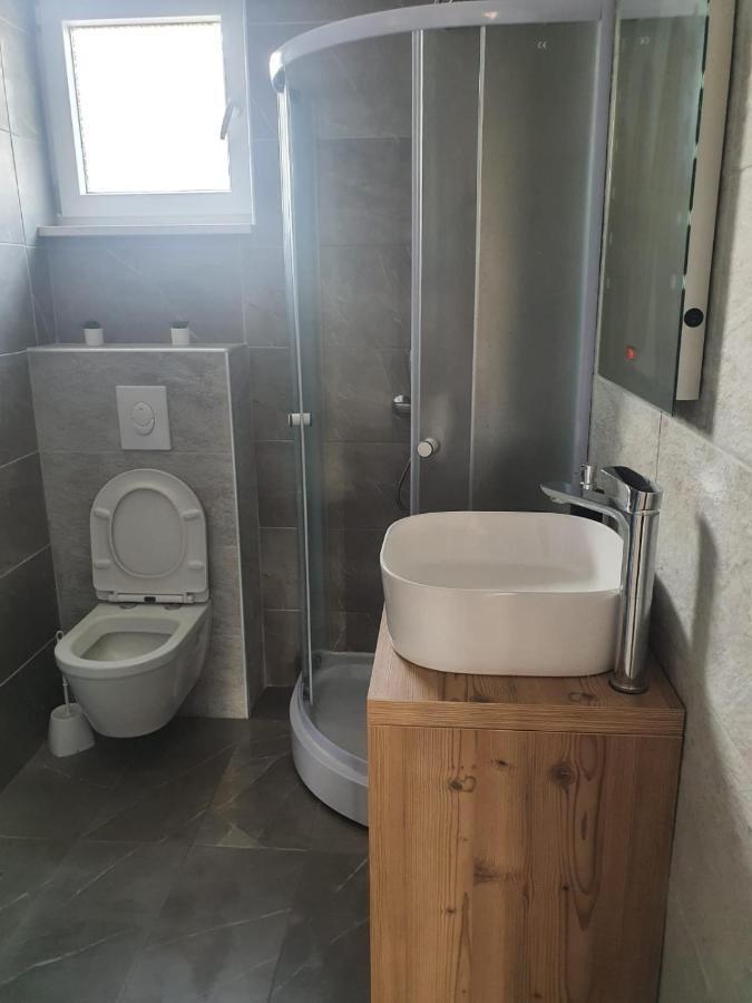 Apartment Odlicno Opremljeni Novouredeni Iva, Okrug Gornji *