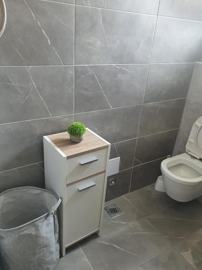 Apartment Odlicno Opremljeni Novouredeni Iva, Okrug Gornji *