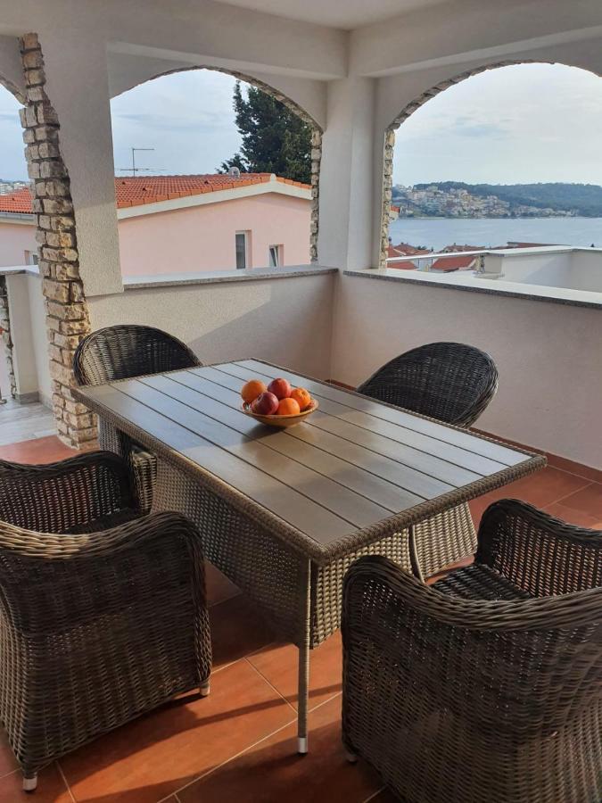 Apartment Odlicno Opremljeni Novouredeni Iva, Okrug Gornji *